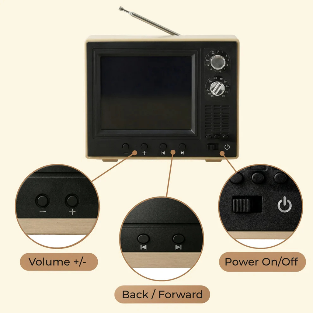 Mini Tele Retro sobre una mesa con luz calida